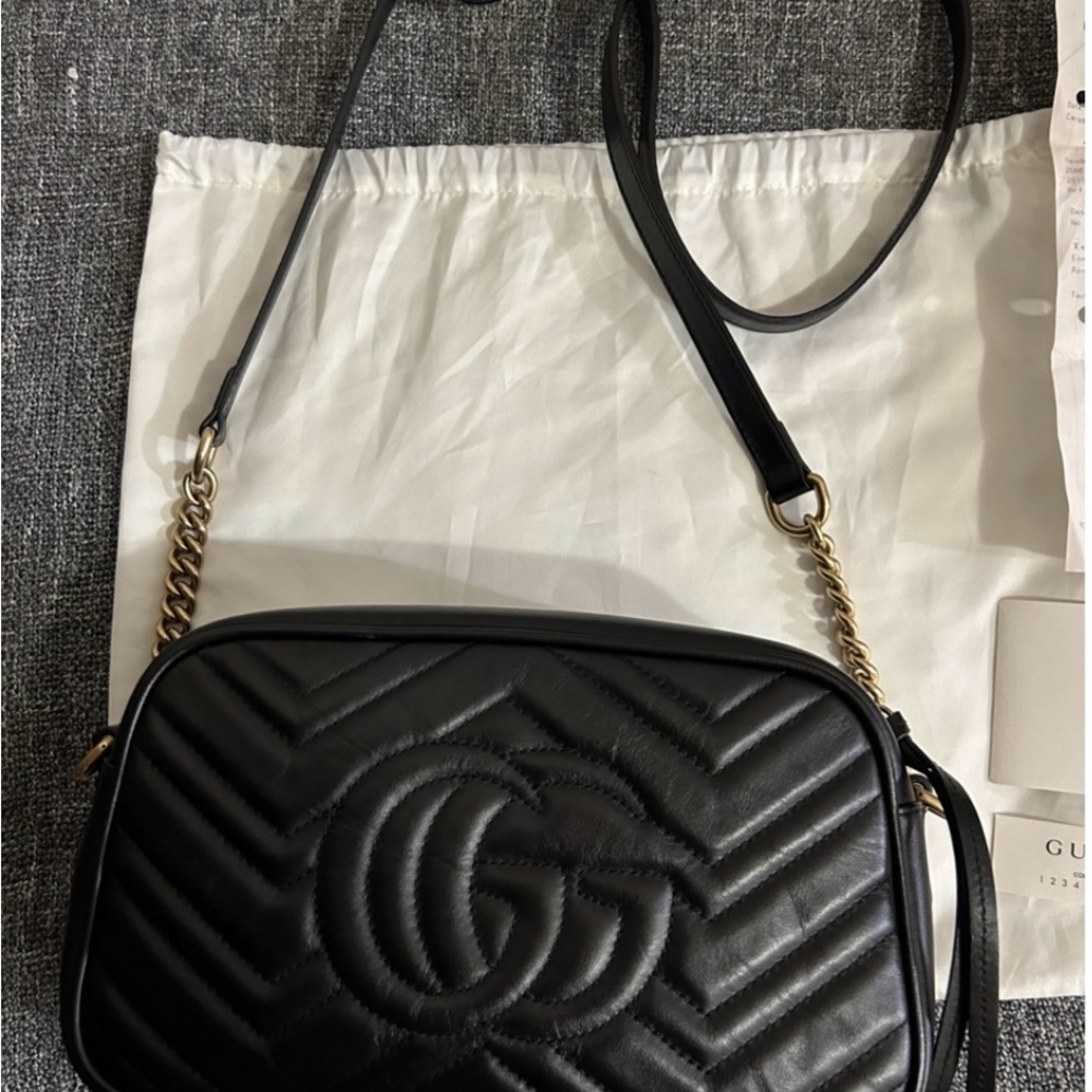- Gorgeous. Gucci - Authentic Pre Loved Small GG Marmont Leather Crossbody. - Picture 5 of 15